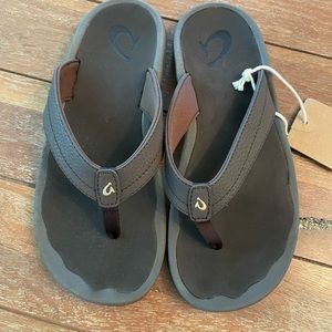 Olu Kai flip flops NWT - size 7